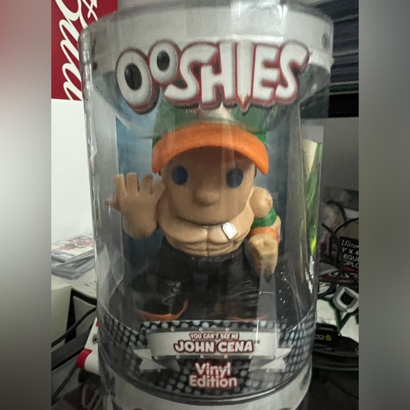 Ooshies Vinyl Edition collectables John Cena and The Rock WWE figurines - Picture 3 of 4